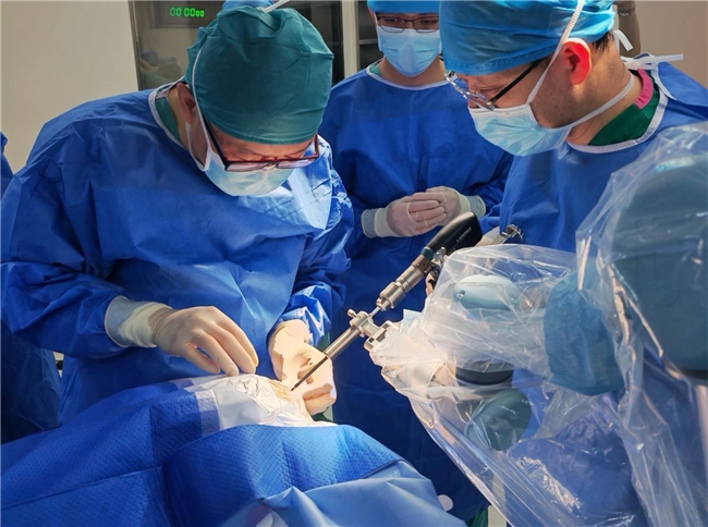 医疗手术机器人快速发展，神经外科领域正迎扩张期